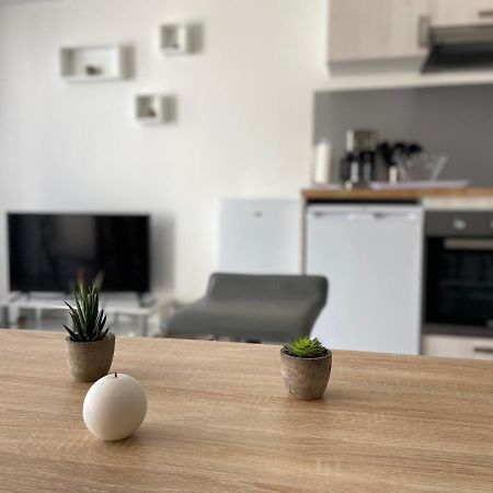Grand Studio Confortable Et Spacieux Avec Terrasse Вільнев-ле-Маґлон Екстер'єр фото